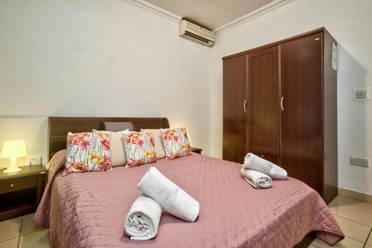 Morina Court - St Julians Seaside Bliss Apartments And Penthouse By Shortletsmalta Saint Julian's エクステリア 写真