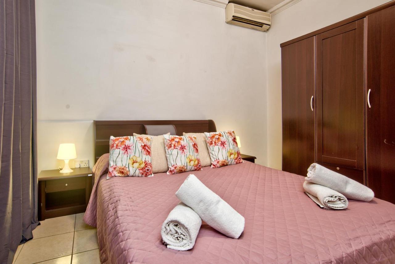 Morina Court - St Julians Seaside Bliss Apartments And Penthouse By Shortletsmalta Saint Julian's エクステリア 写真