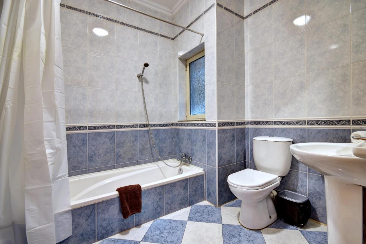 Morina Court - St Julians Seaside Bliss Apartments And Penthouse By Shortletsmalta Saint Julian's エクステリア 写真