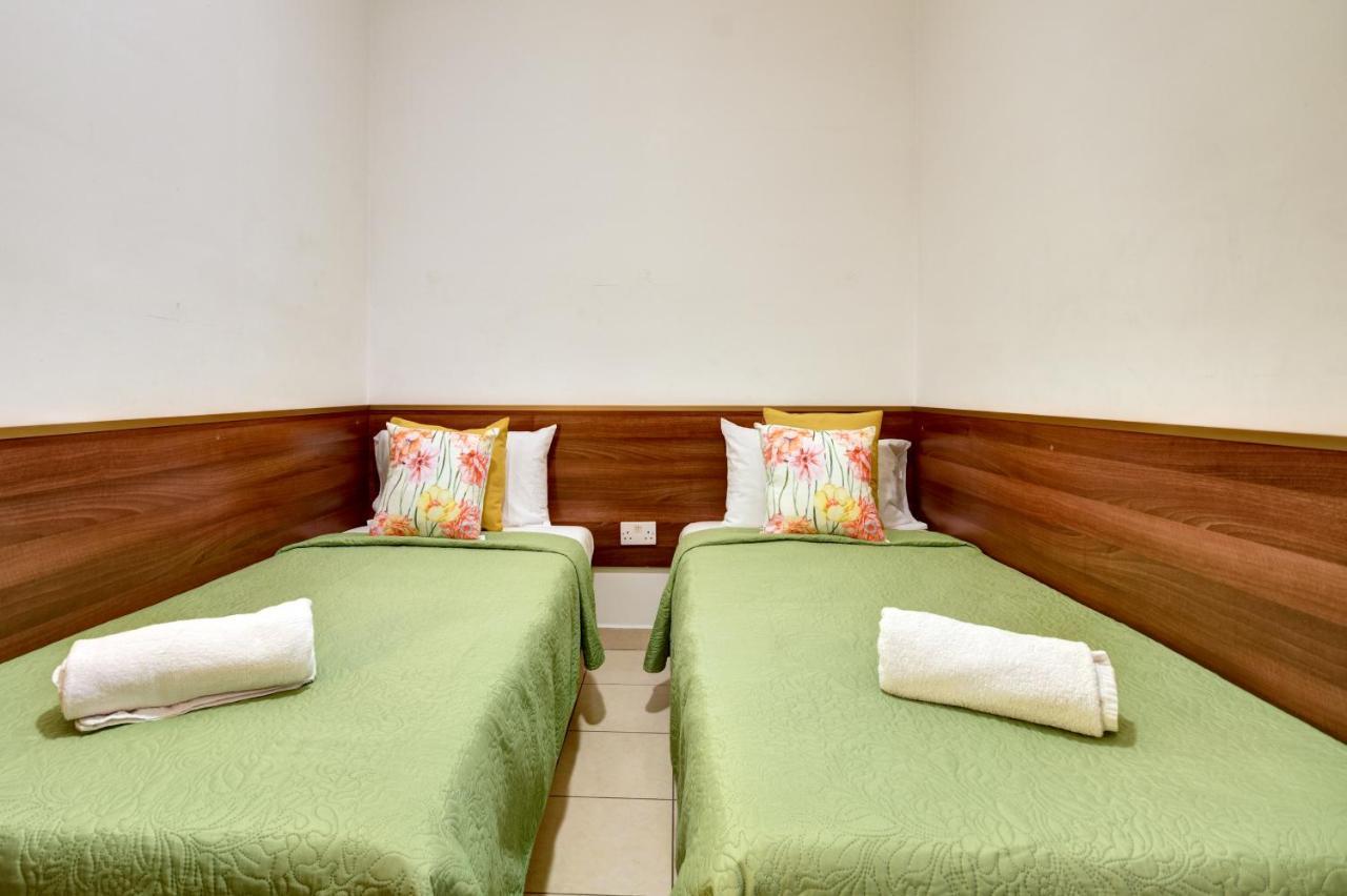 Morina Court - St Julians Seaside Bliss Apartments And Penthouse By Shortletsmalta Saint Julian's エクステリア 写真